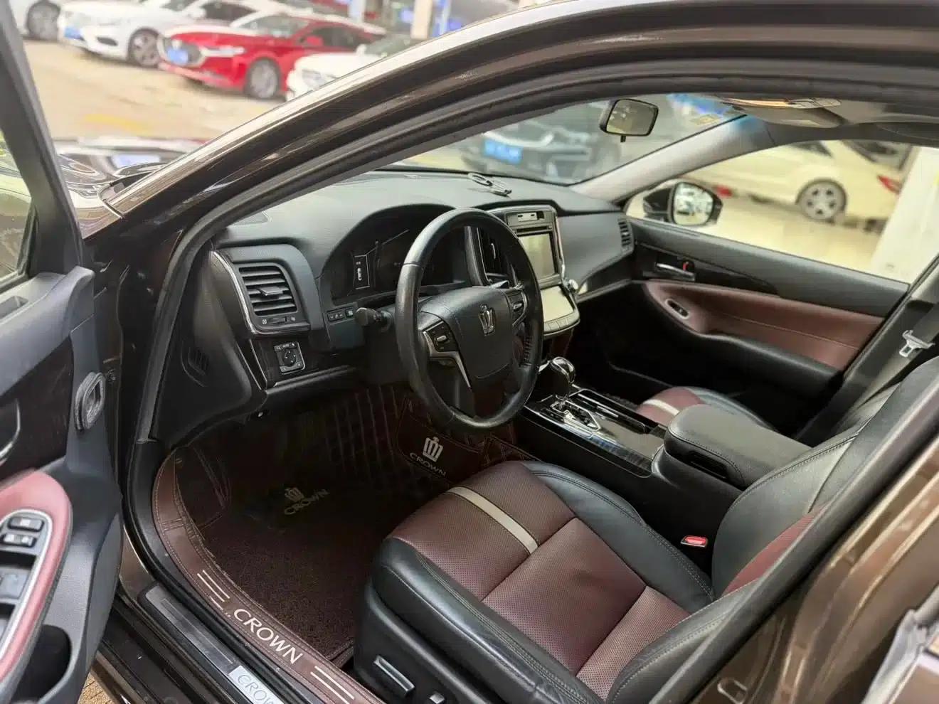 Crown 2018 2.0T Sport Edition — миниатюра 4