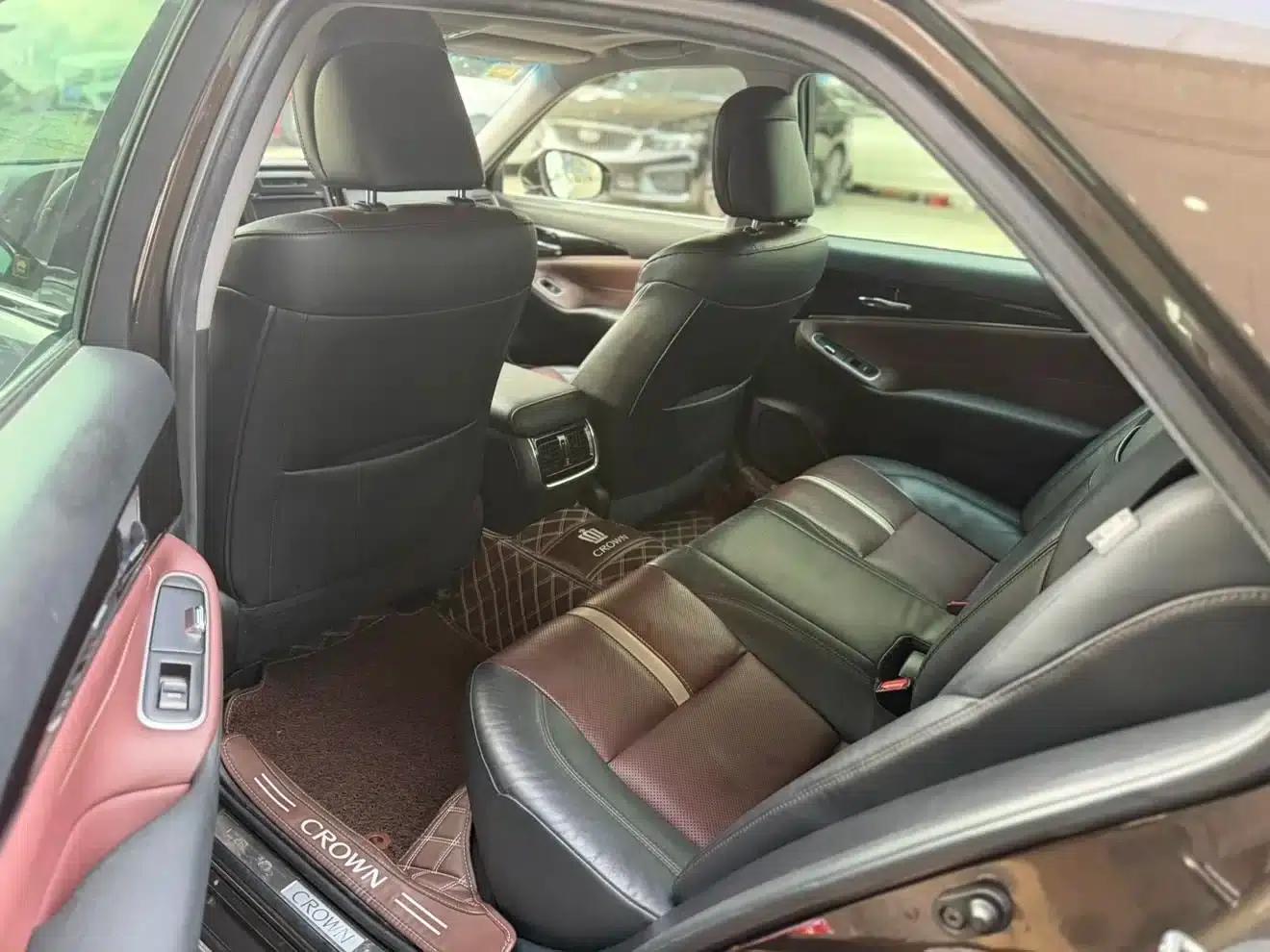 Crown 2018 2.0T Sport Edition — миниатюра 9