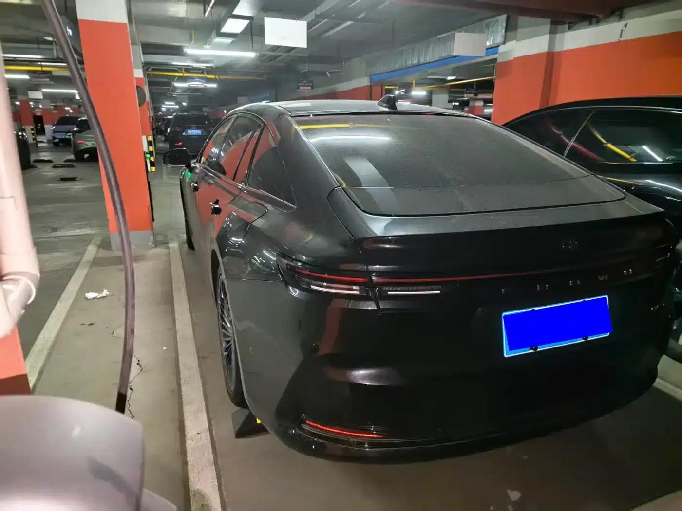2024 Crown Imported Model 2.5L Supreme Edition — миниатюра 3