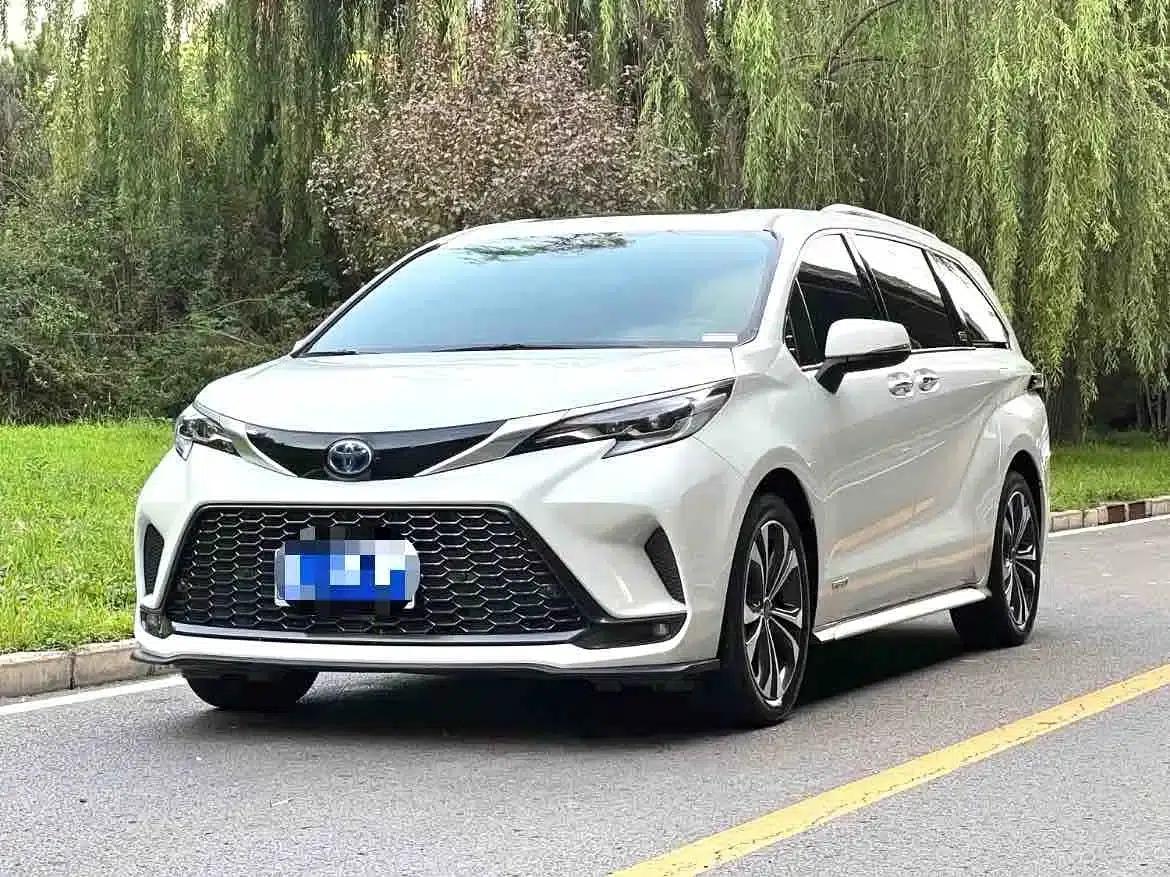 2023 Grevia 2.5L Hybrid Flagship VIP Edition — миниатюра 1