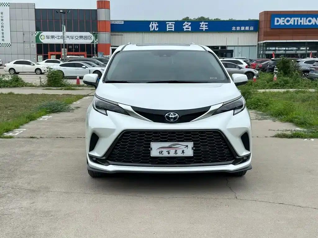 2023 Grevia 2.5L Hybrid Luxury Edition — миниатюра 2
