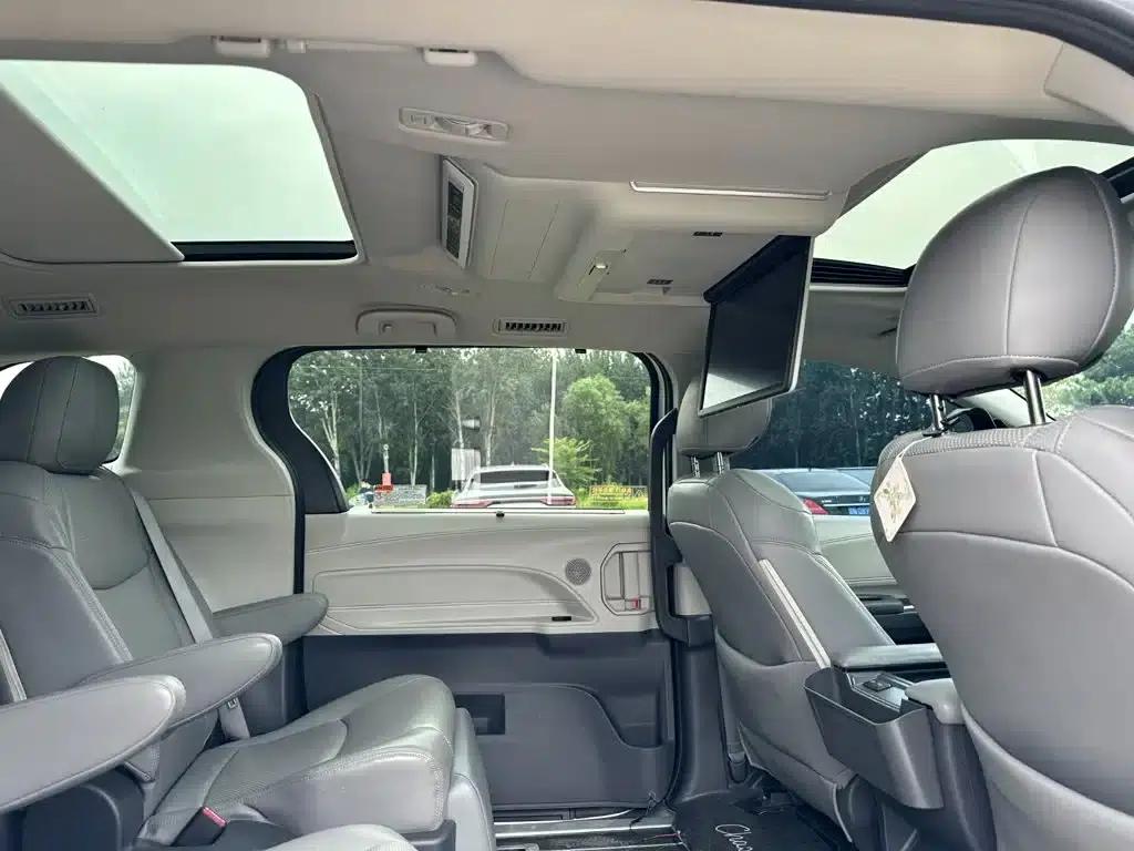 2023 Grevia 2.5L Hybrid Luxury Edition — миниатюра 20