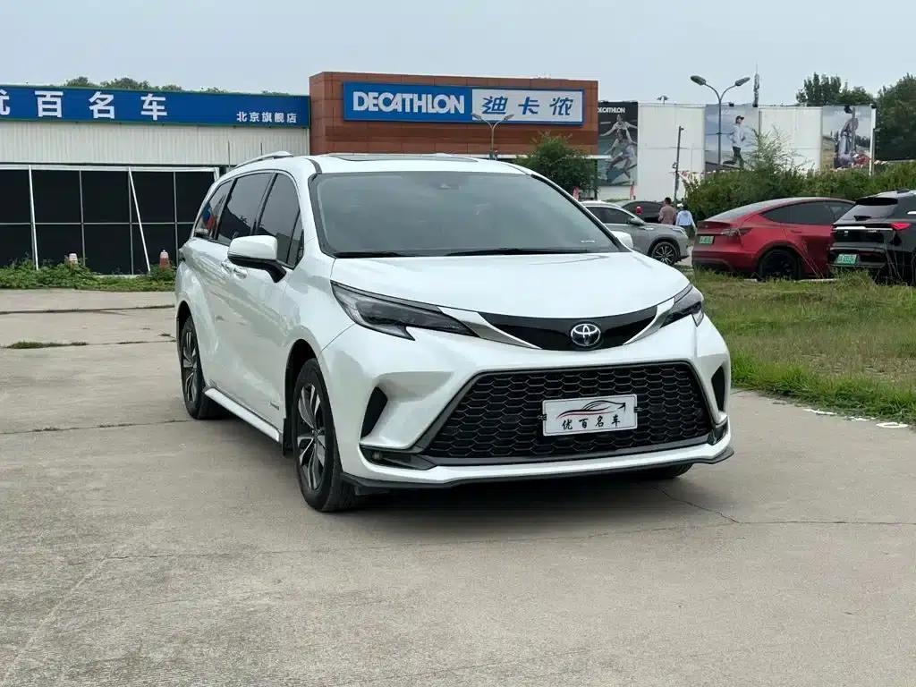 2023 Grevia 2.5L Hybrid Luxury Edition — миниатюра 3
