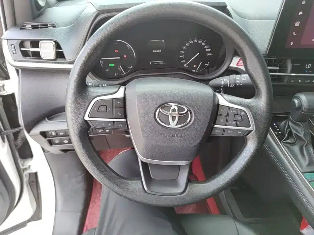 2024 Grevia 2.5L Hybrid Luxury Edition — миниатюра 11