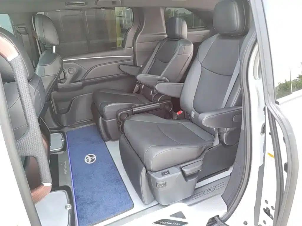 2024 Grevia 2.5L Hybrid Luxury Edition — миниатюра 17