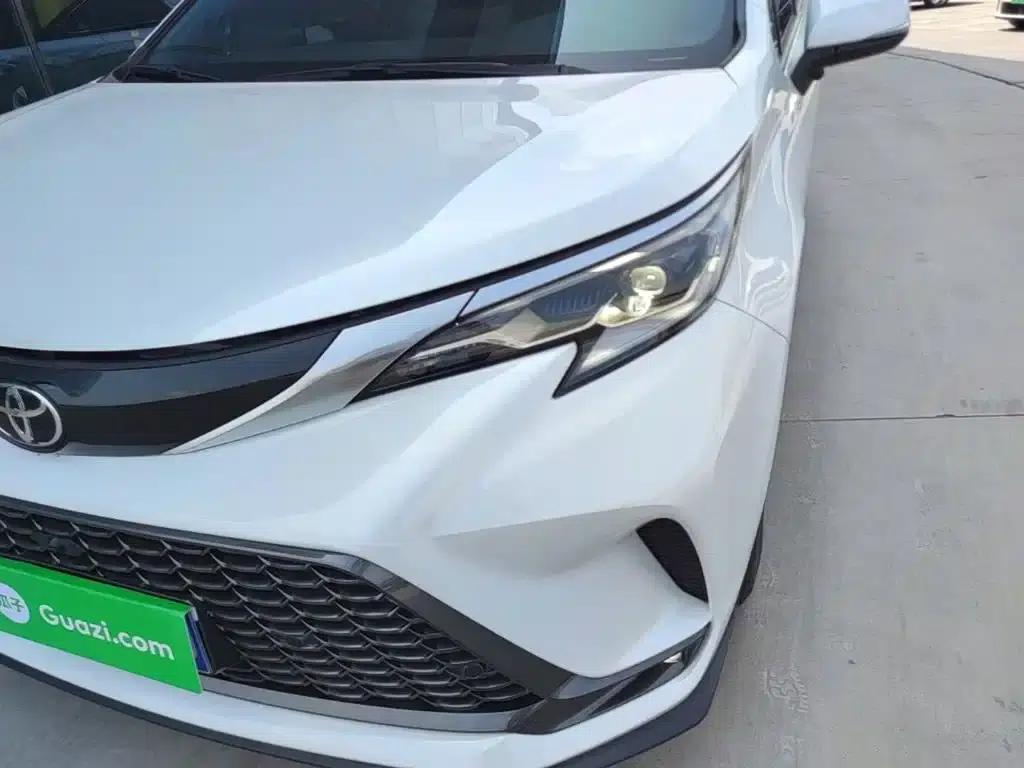 2024 Grevia 2.5L Hybrid Luxury Edition — миниатюра 24