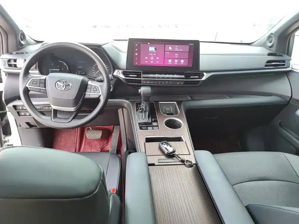 2024 Grevia 2.5L Hybrid Luxury Edition — миниатюра 10