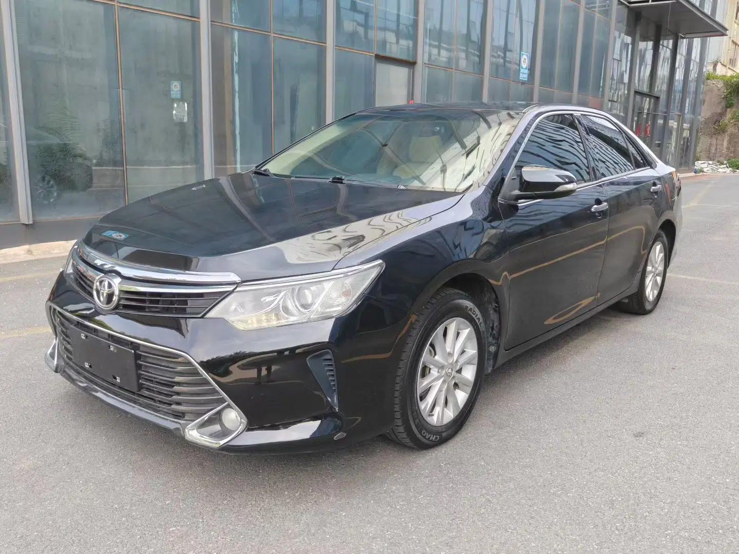 Toyota Camry 2016 2.0G 10th Anniversary Leading Edition — миниатюра 1