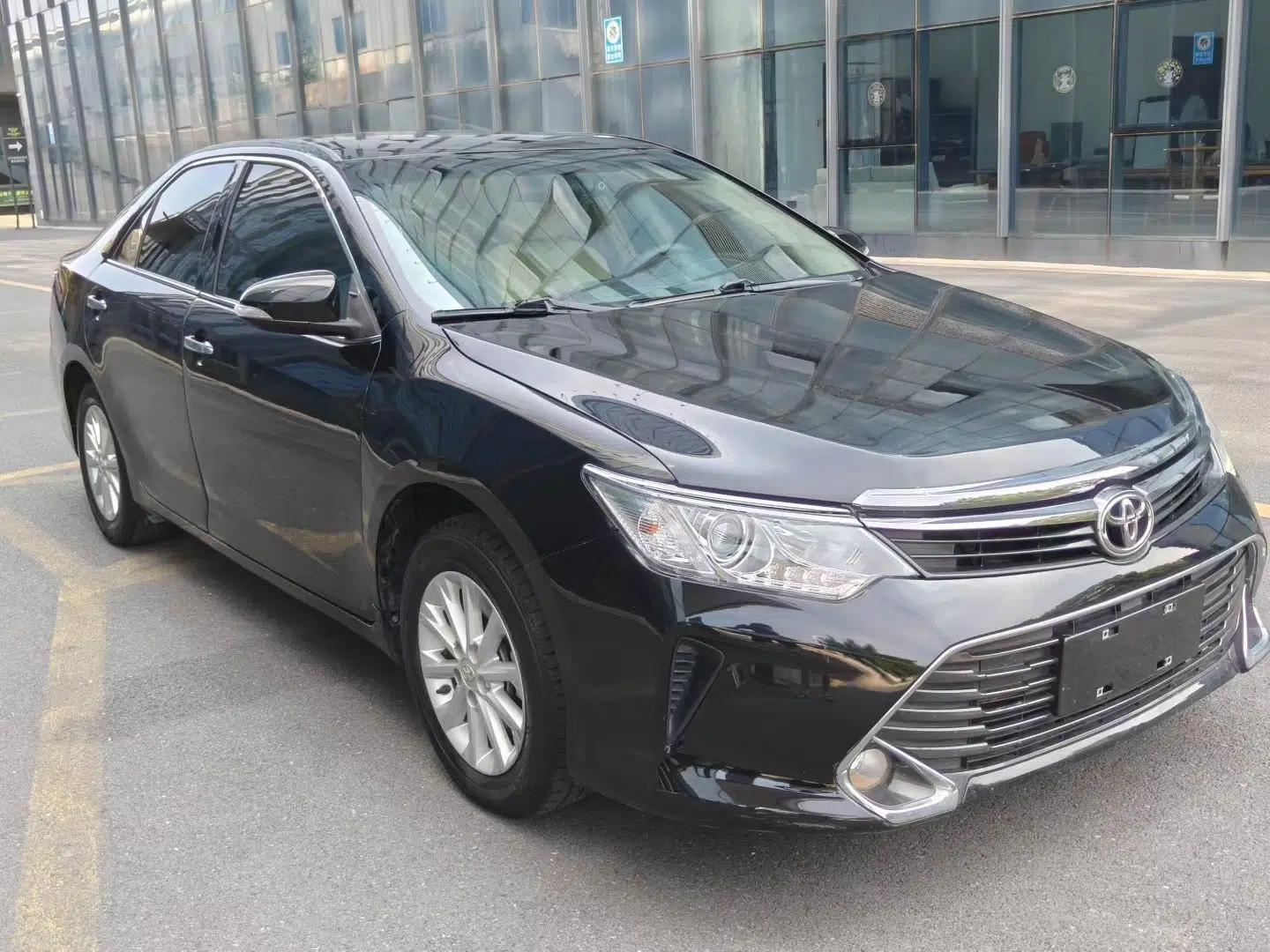 Toyota Camry 2016 2.0G 10th Anniversary Leading Edition — миниатюра 3