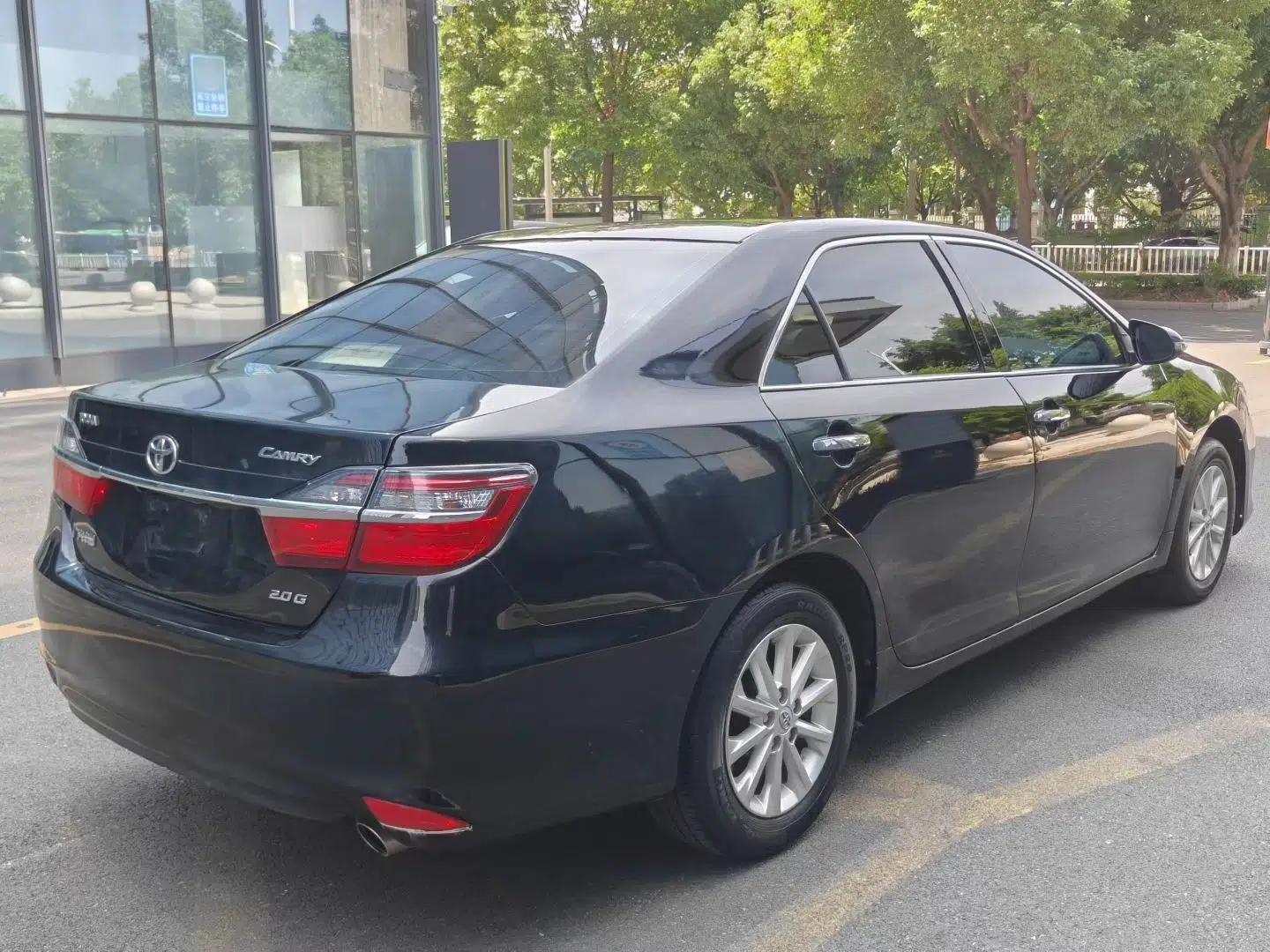 Toyota Camry 2016 2.0G 10th Anniversary Leading Edition — миниатюра 6