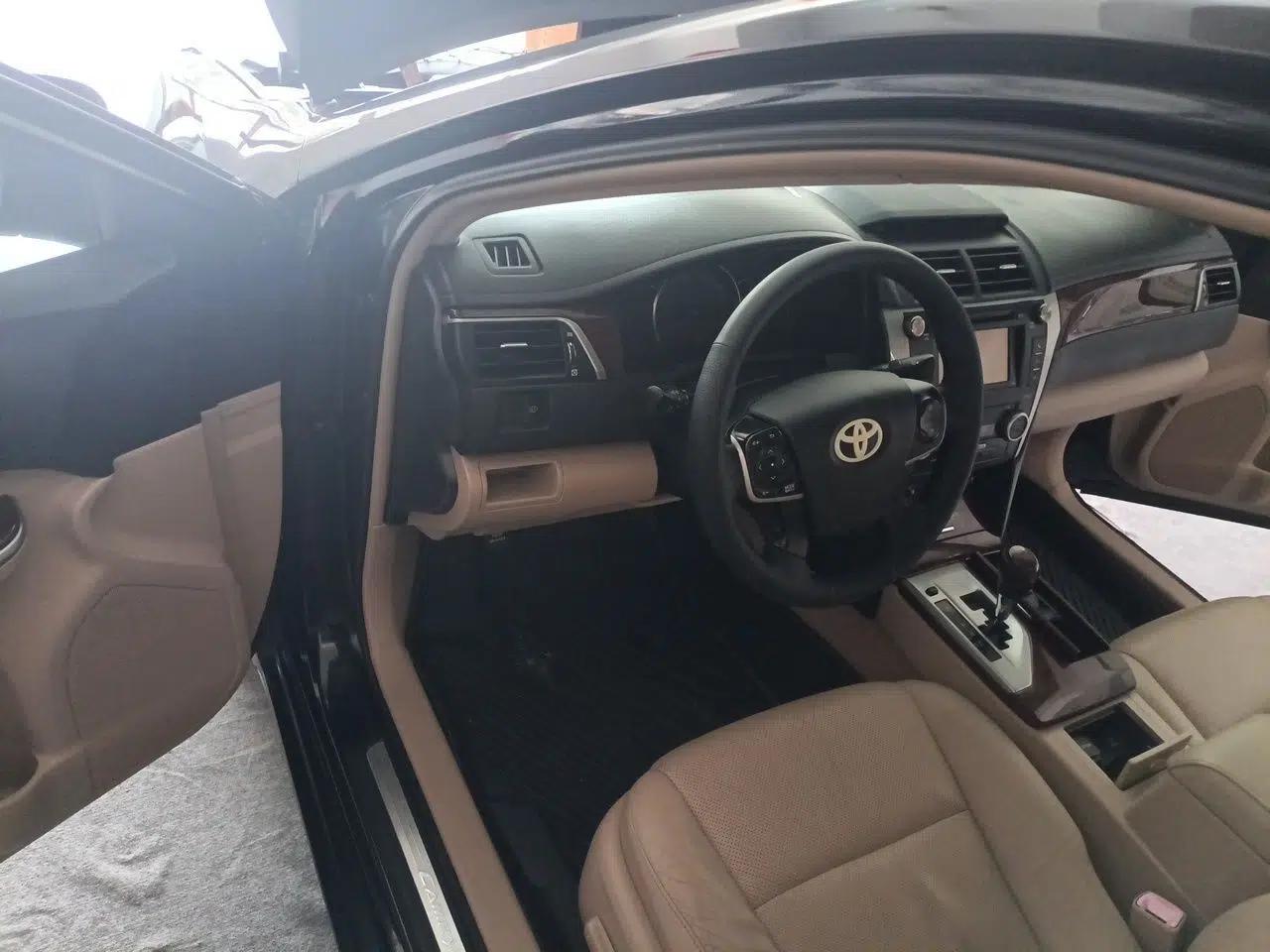 Toyota Camry 2012 2.5G Luxury Edition — миниатюра 16