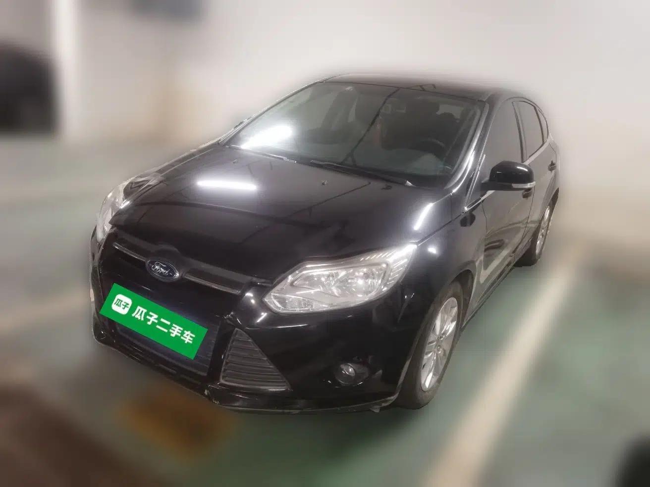 Ford Focus 2012 Hatchback 1.6L Automatic Comfort Model — миниатюра 1