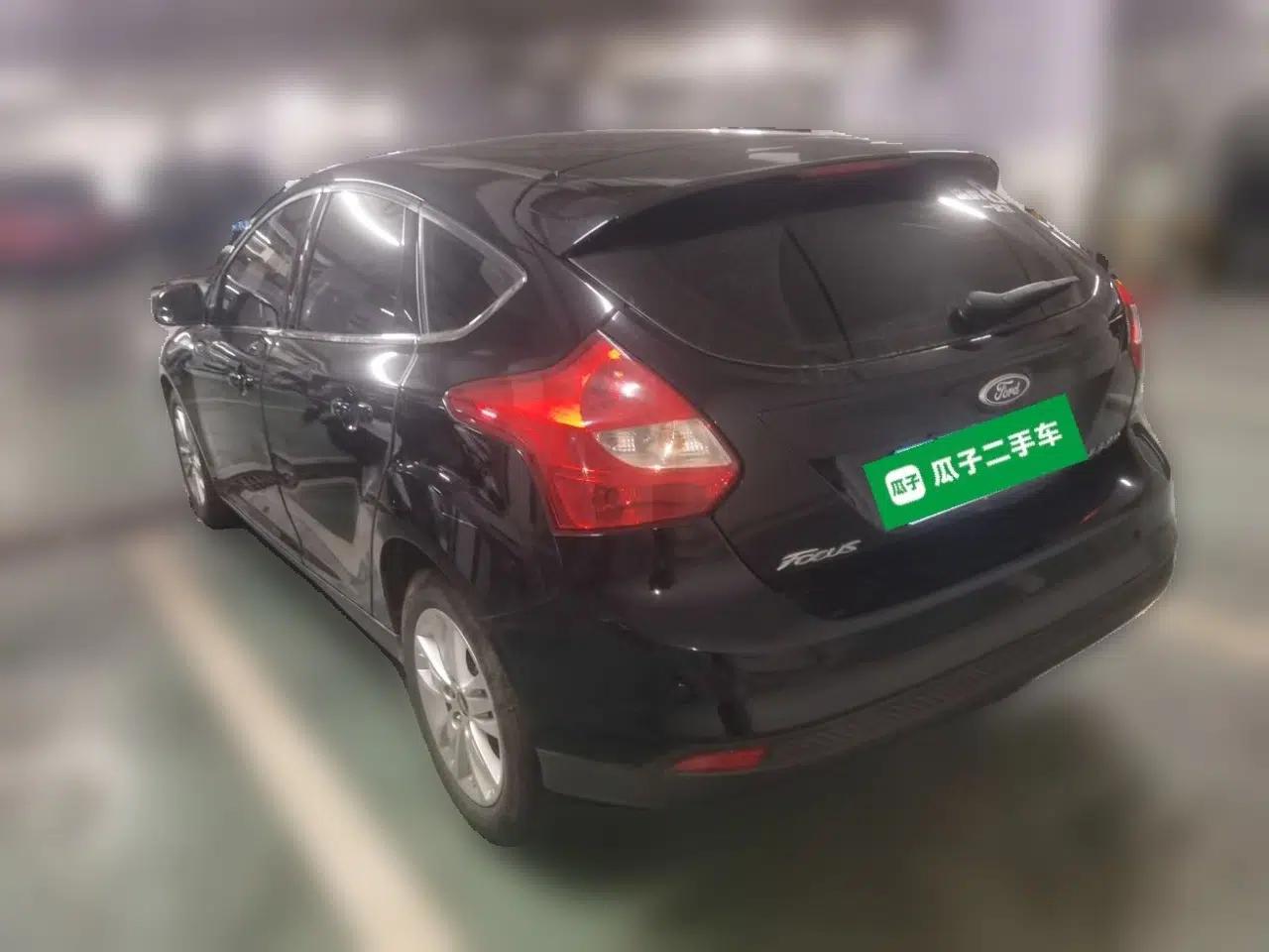 Ford Focus 2012 Hatchback 1.6L Automatic Comfort Model — миниатюра 4