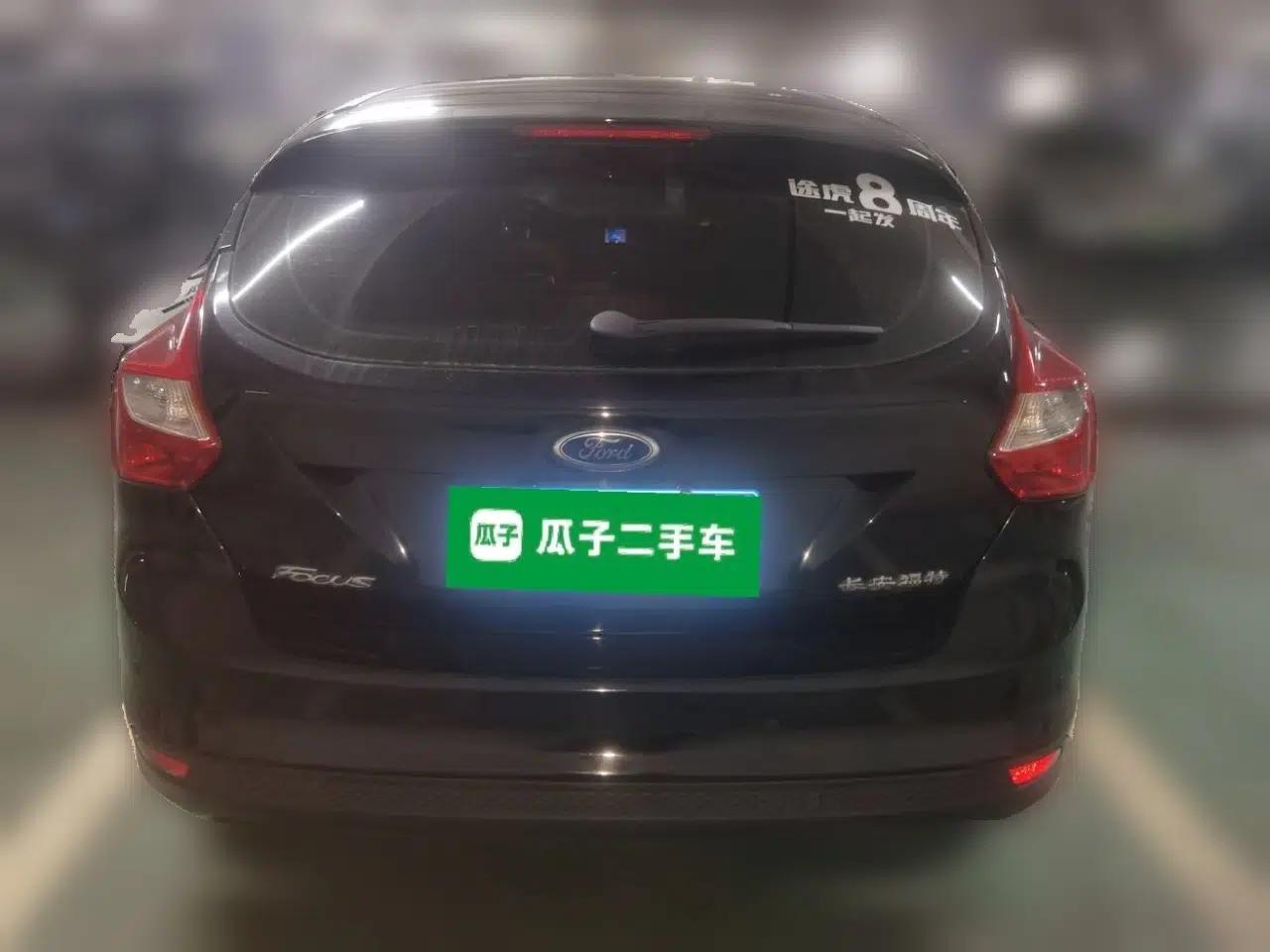 Ford Focus 2012 Hatchback 1.6L Automatic Comfort Model — миниатюра 5