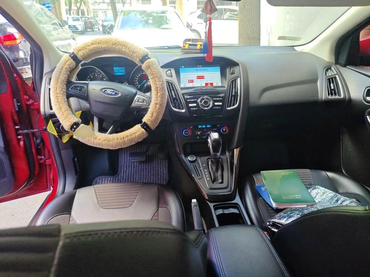 Ford Focus 2017 Sedan 1.6L Automatic Fashion Edition Smart Drive Version — миниатюра 9