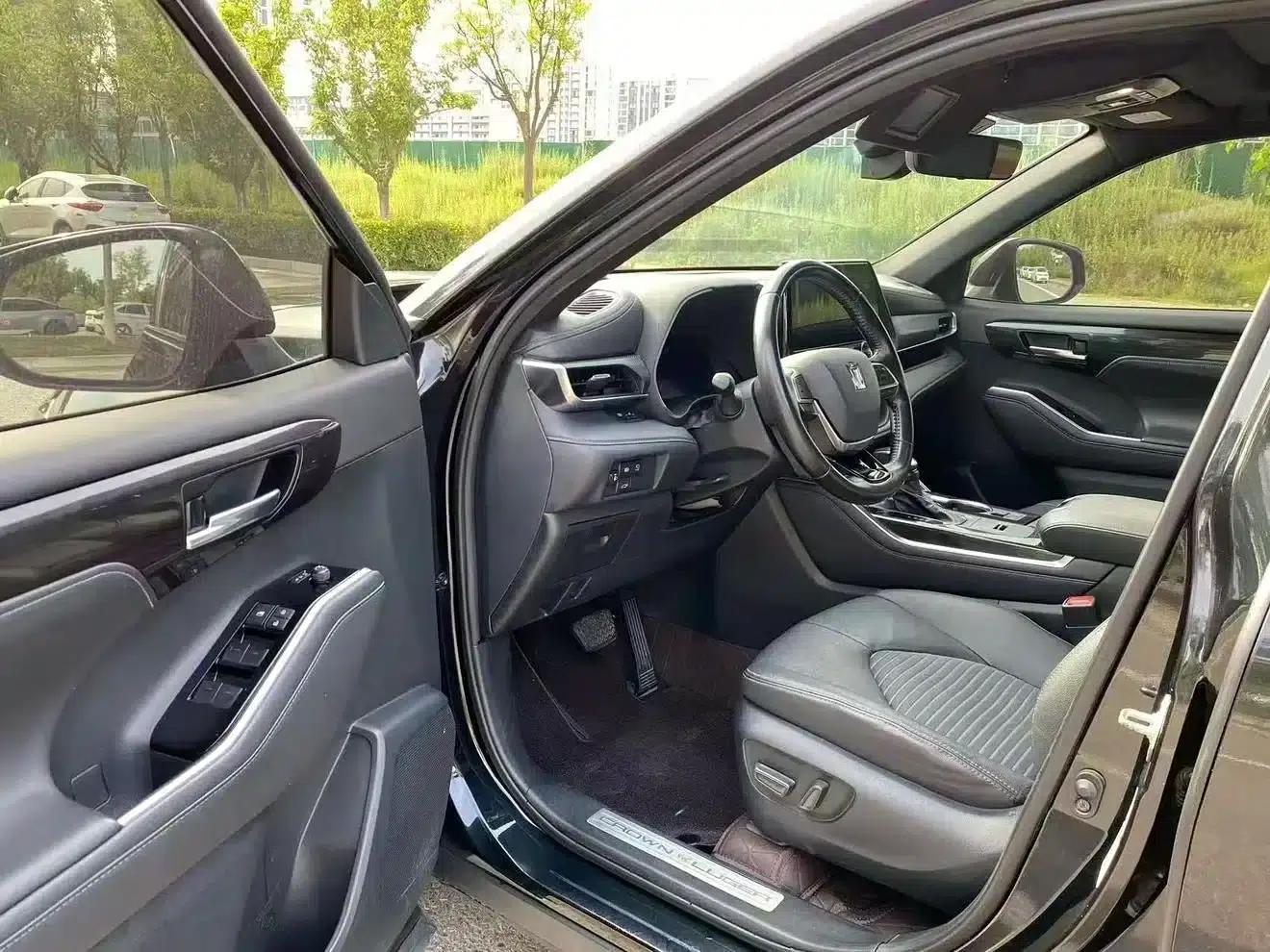 Crown Land Cruiser 2022 2.5L HEV 4WD Premium Edition — миниатюра 4