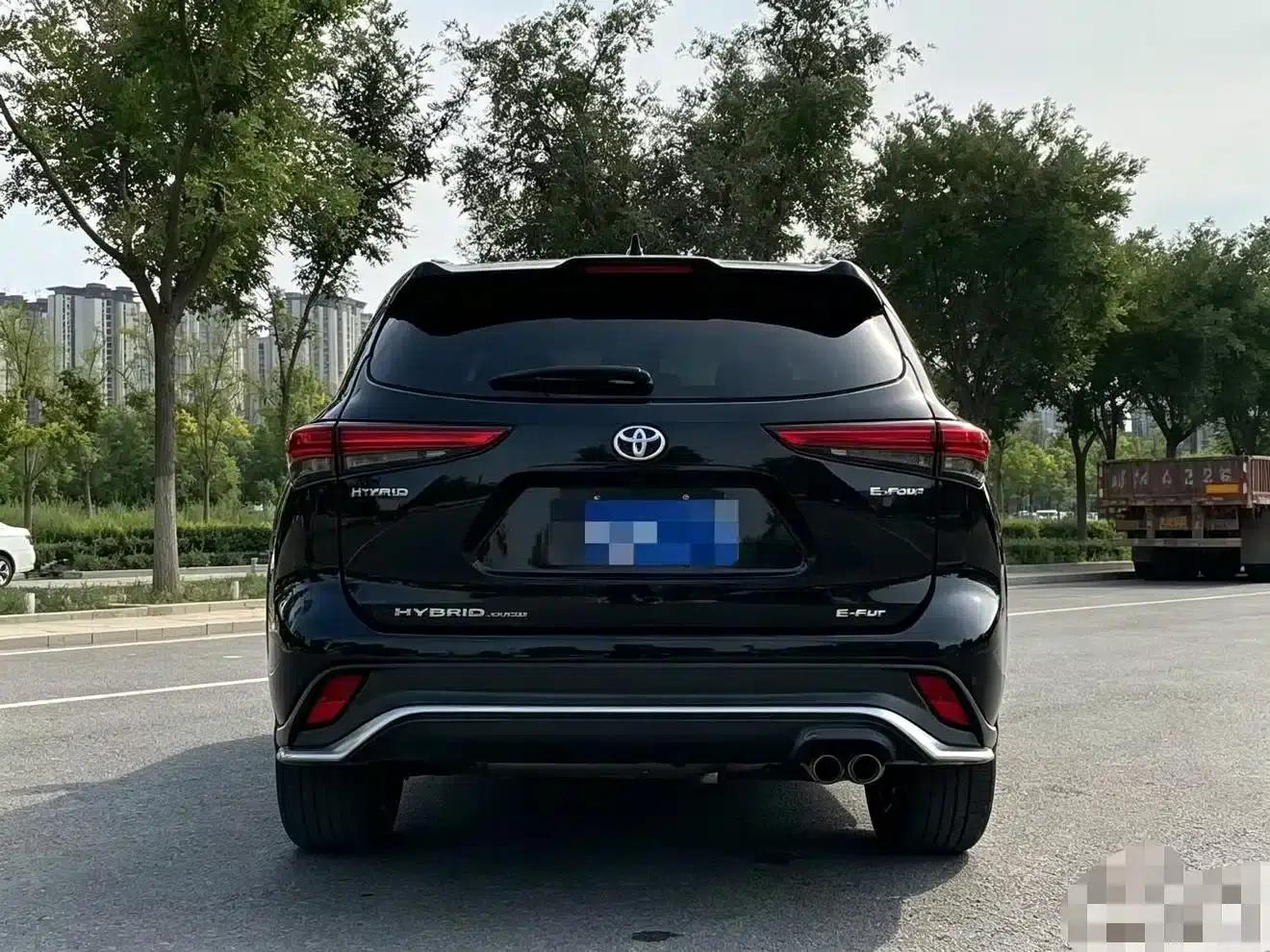 Crown Land Cruiser 2022 2.5L HEV 4WD Premium Edition — миниатюра 8