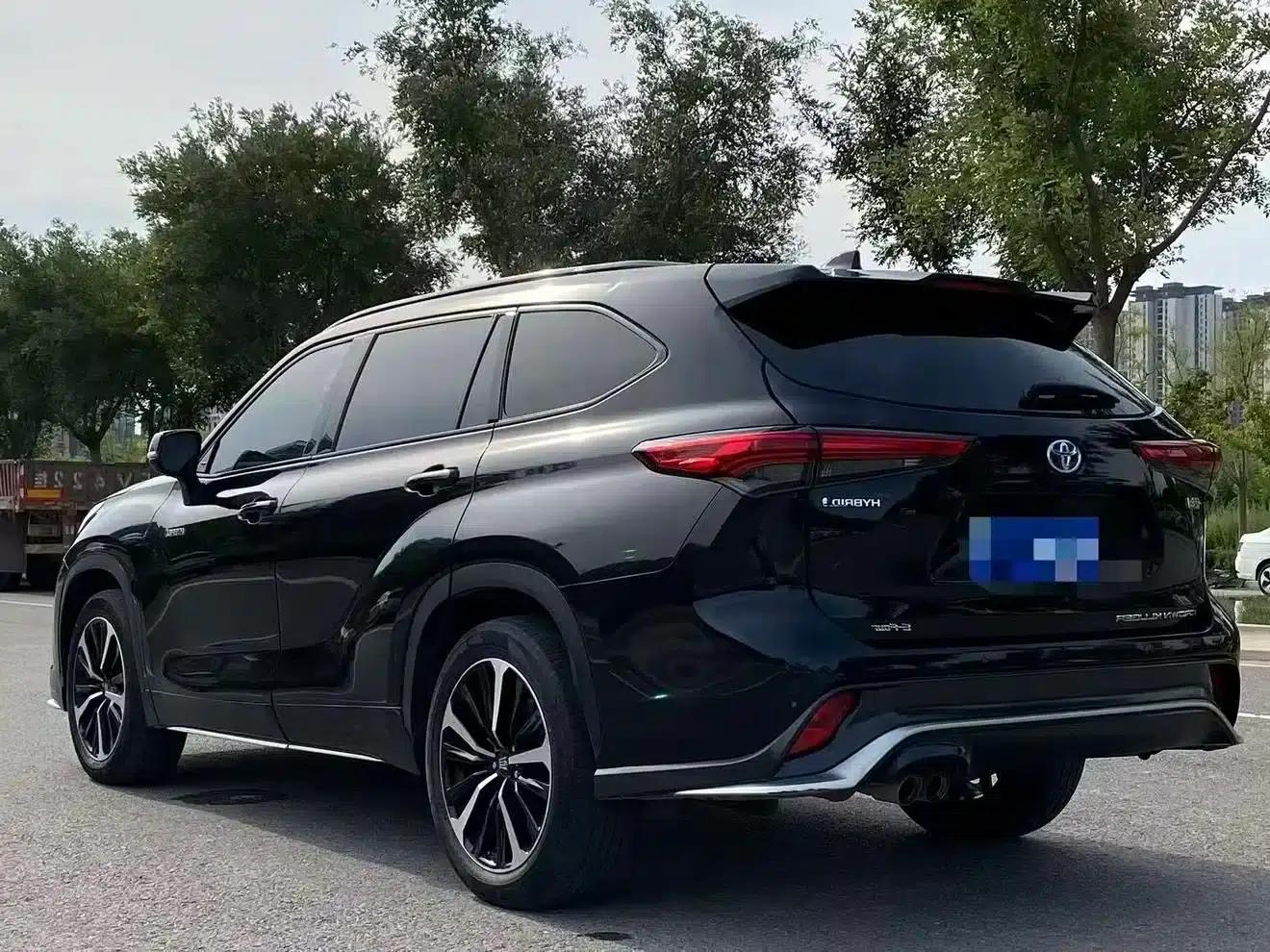 Crown Land Cruiser 2022 2.5L HEV 4WD Premium Edition — миниатюра 9