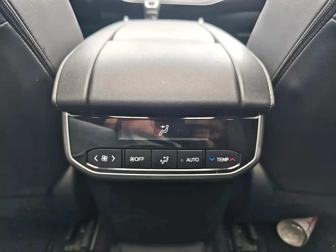 Crown Land Cruiser 2024 2.5L HEV 4WD Luxury Edition — миниатюра 9