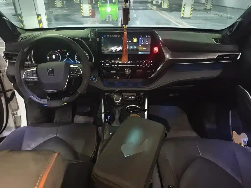 Crown Land Cruiser 2024 2.5L HEV 4WD Flagship Edition — миниатюра 13