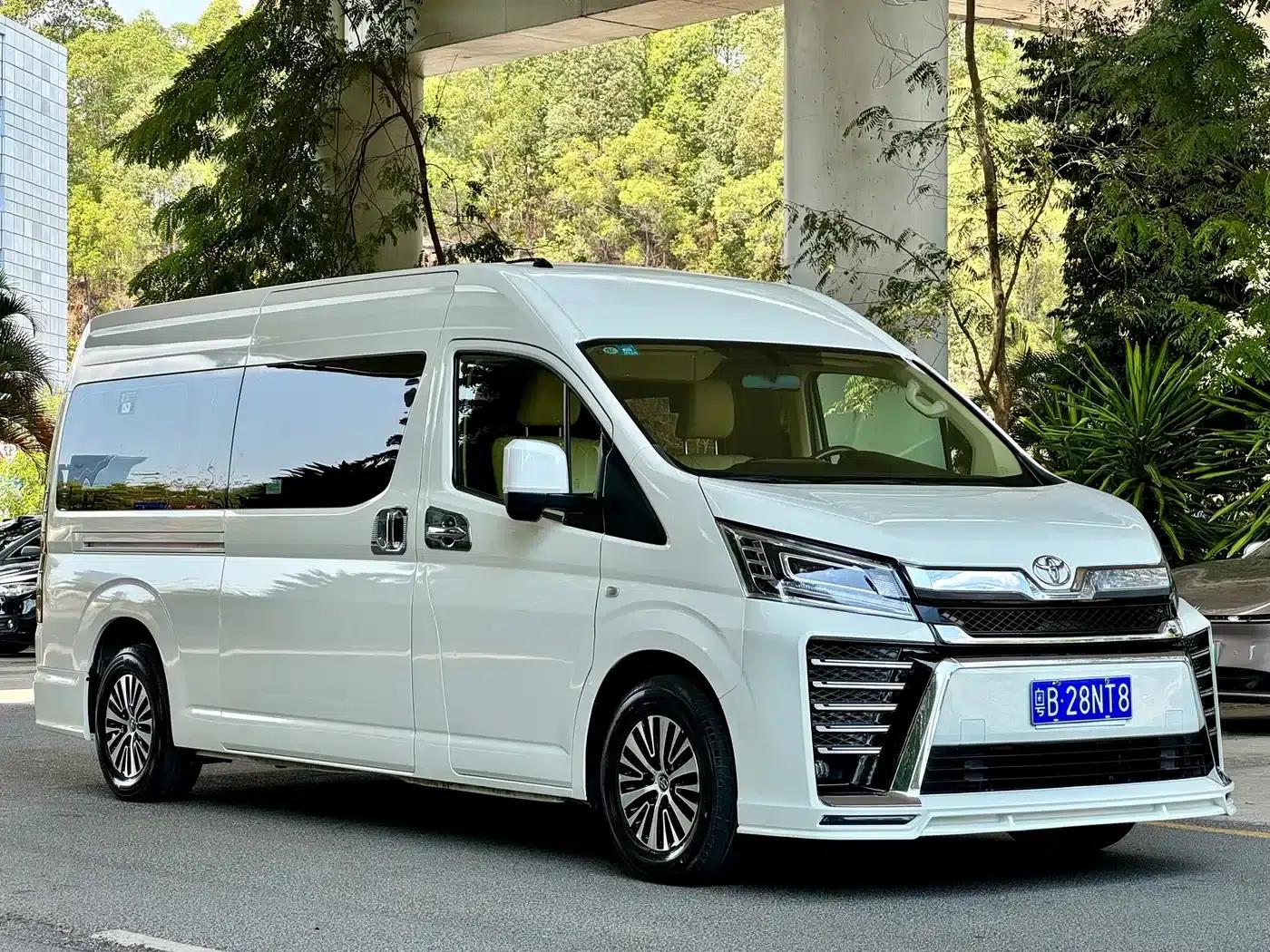 2022 HIACE 3.5L Automatic — миниатюра 3