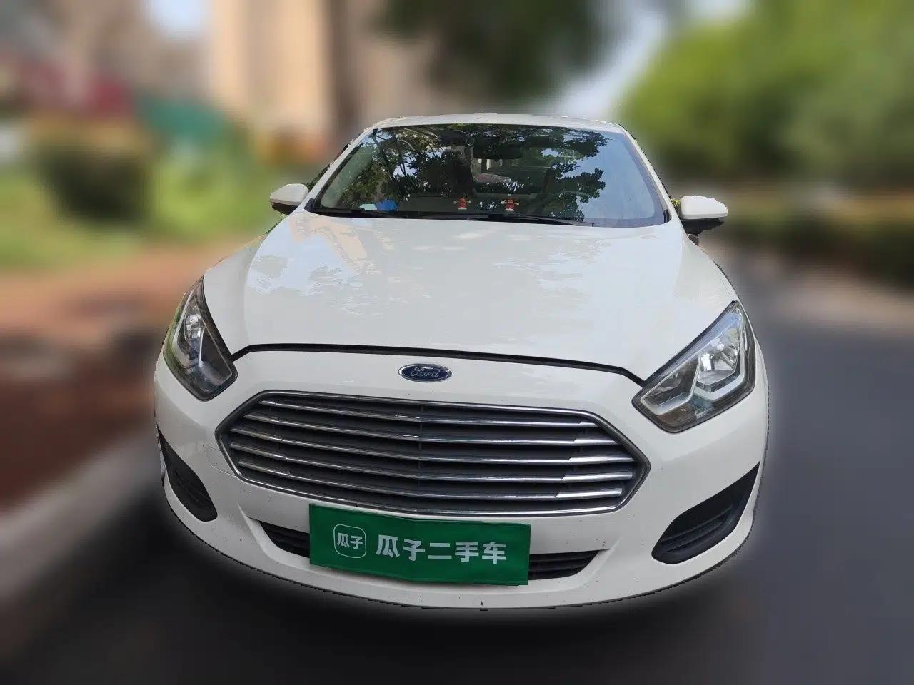 Ford Escort 2017 Revised Version 1.5L Manual Comfort Edition — миниатюра 2