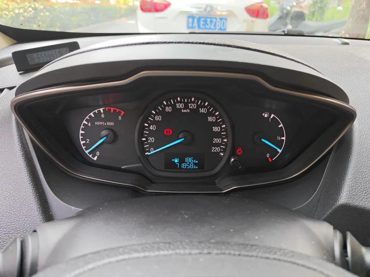 Ford Escort 2017 Revised Version 1.5L Manual Comfort Edition — миниатюра 11