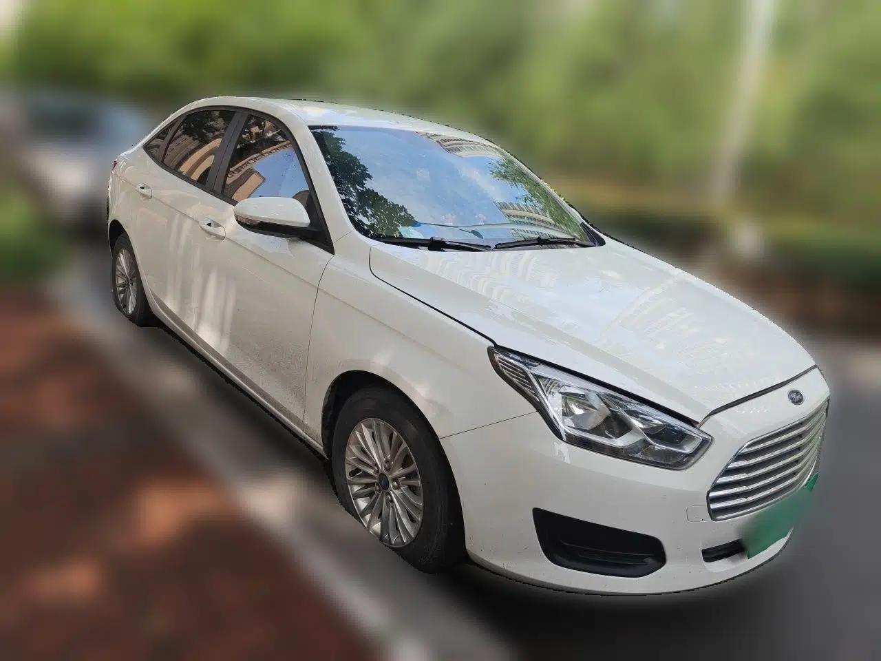Ford Escort 2017 Revised Version 1.5L Manual Comfort Edition — миниатюра 3