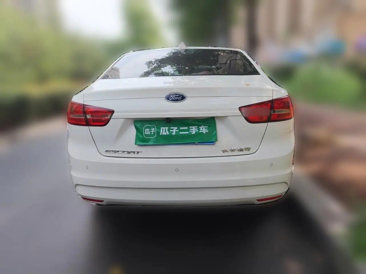Ford Escort 2017 Revised Version 1.5L Manual Comfort Edition — миниатюра 5