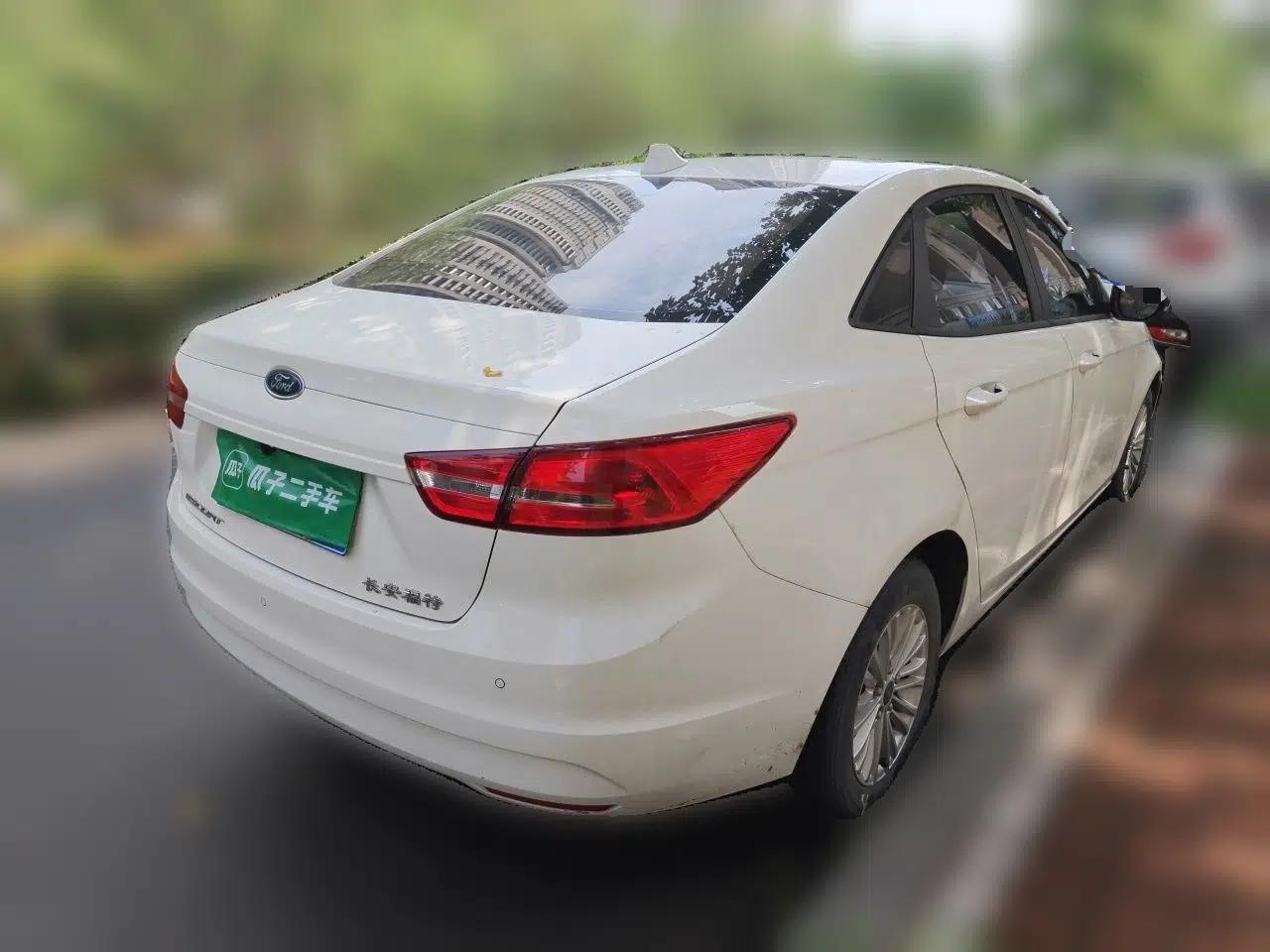 Ford Escort 2017 Revised Version 1.5L Manual Comfort Edition — миниатюра 6