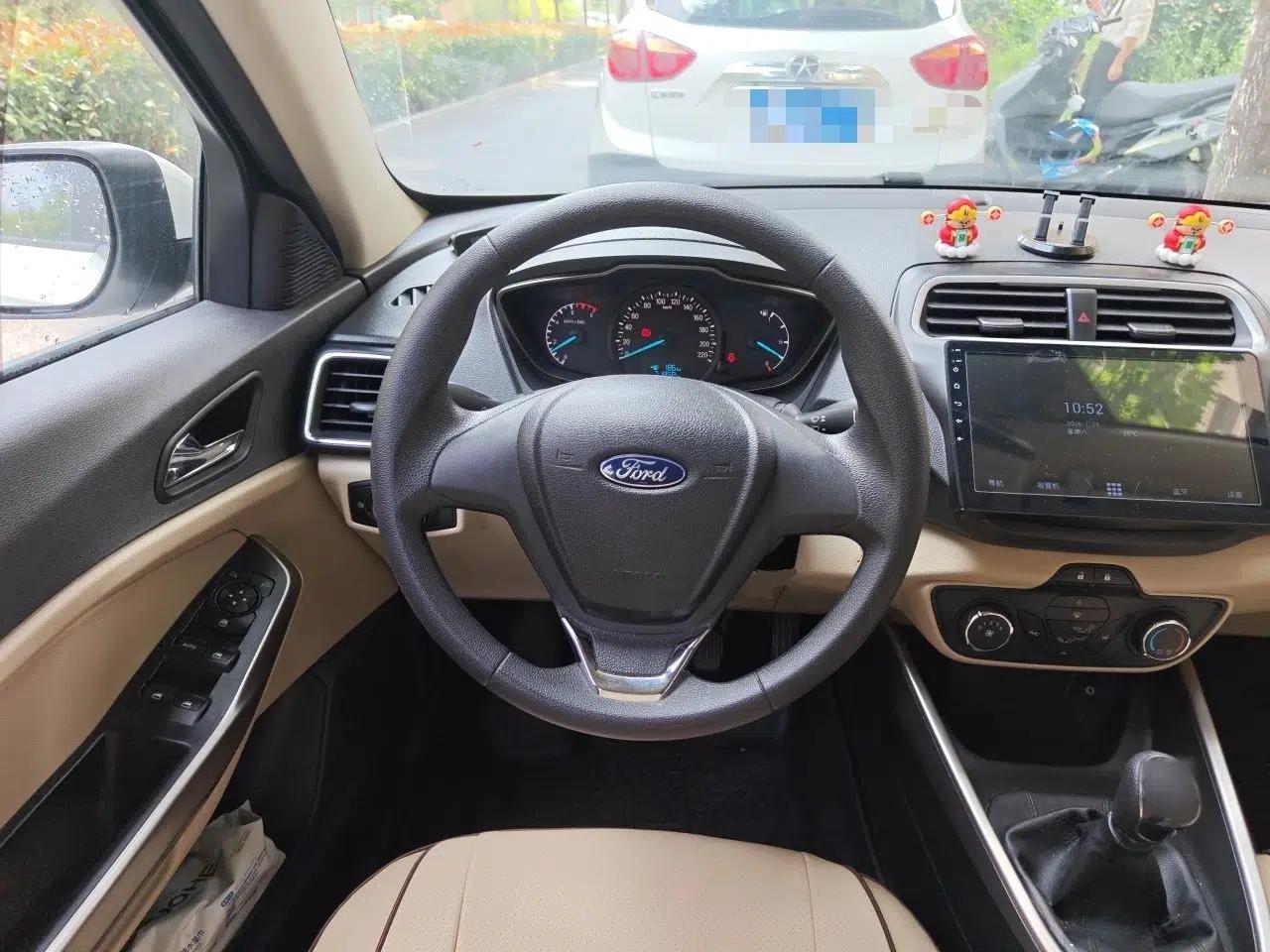 Ford Escort 2017 Revised Version 1.5L Manual Comfort Edition — миниатюра 10