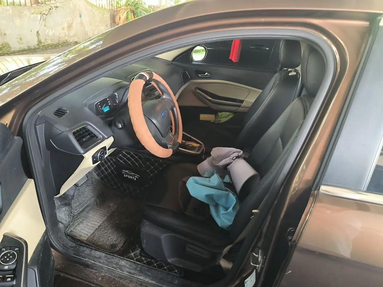 Ford Escort 2015 1.5L Automatic Comfort Edition — миниатюра 15