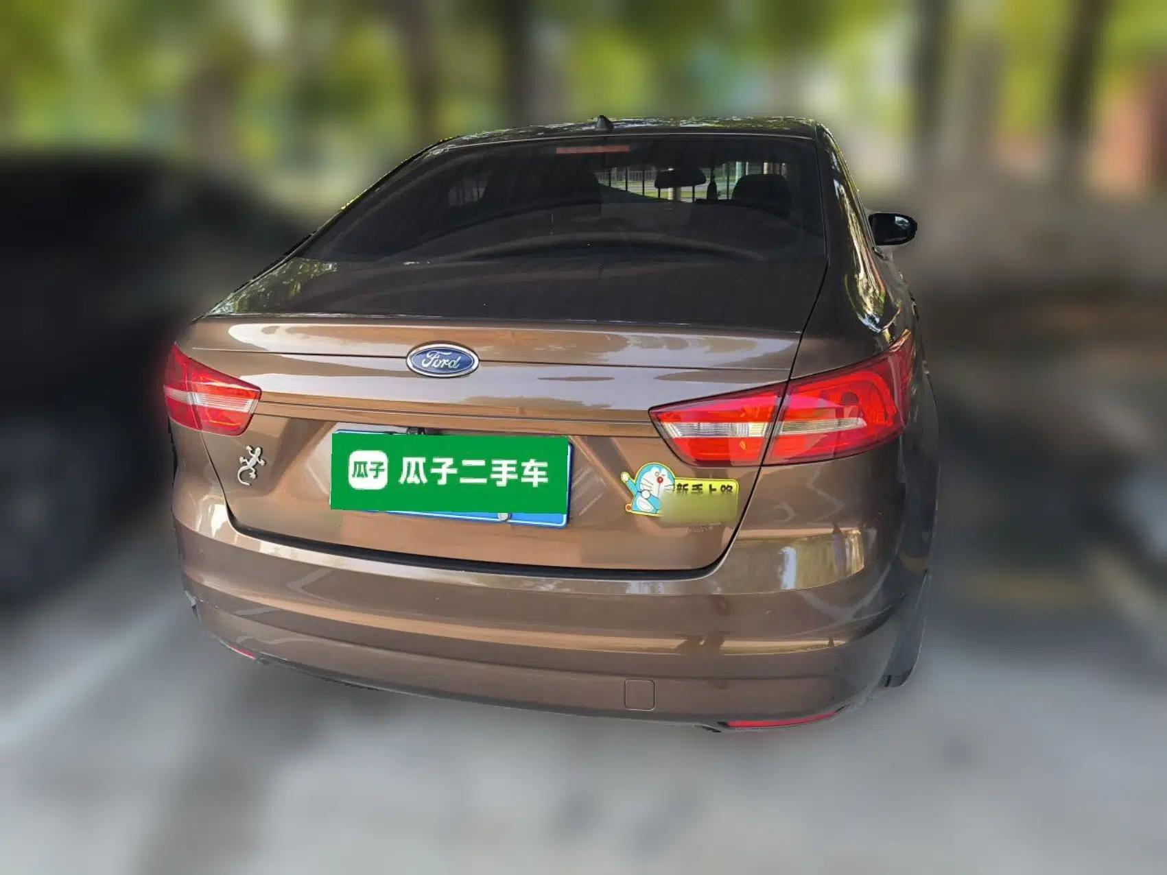 Ford Escort 2015 1.5L Automatic Comfort Edition — миниатюра 5