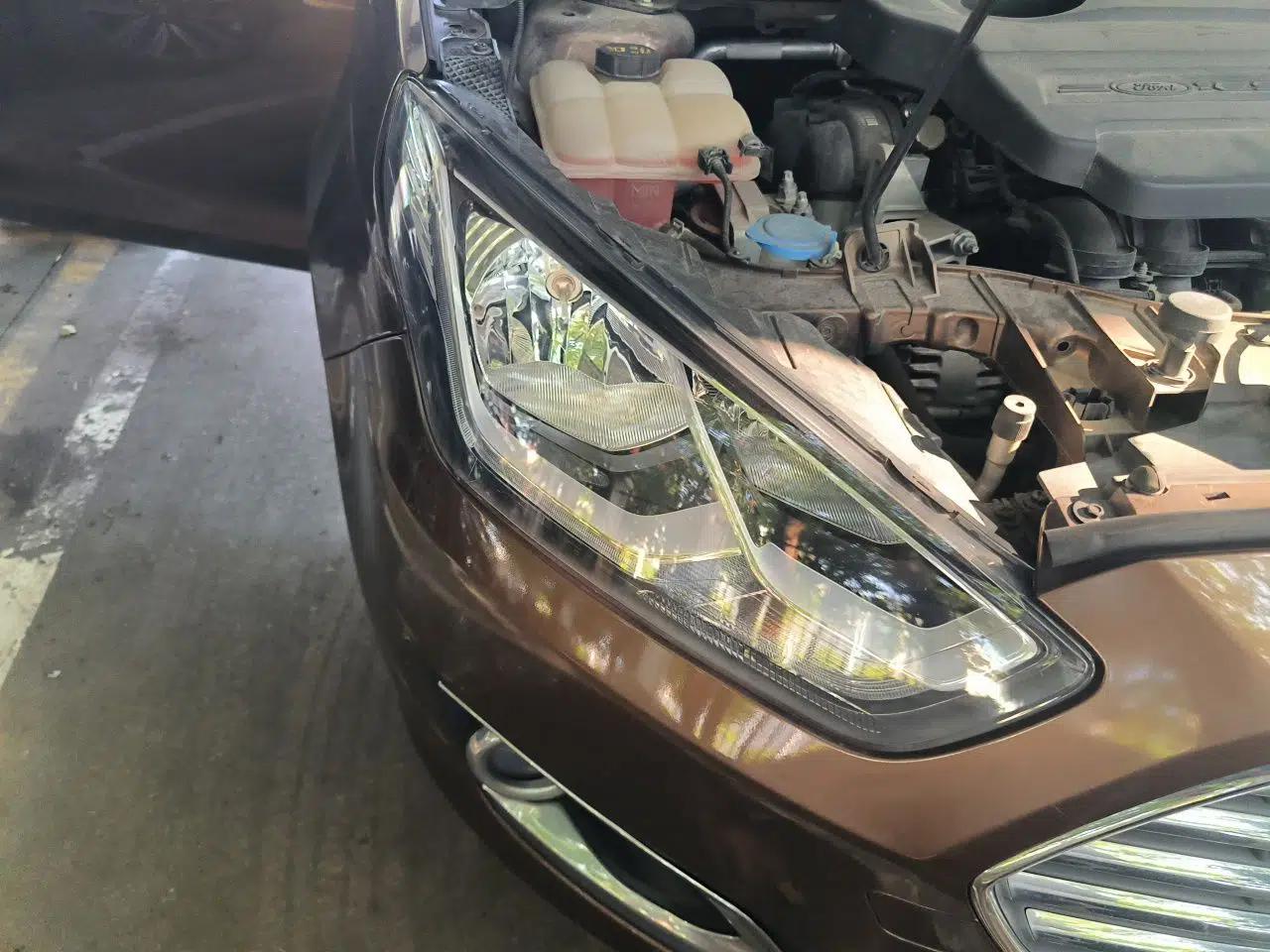 Ford Escort 2015 1.5L Automatic Comfort Edition — миниатюра 7