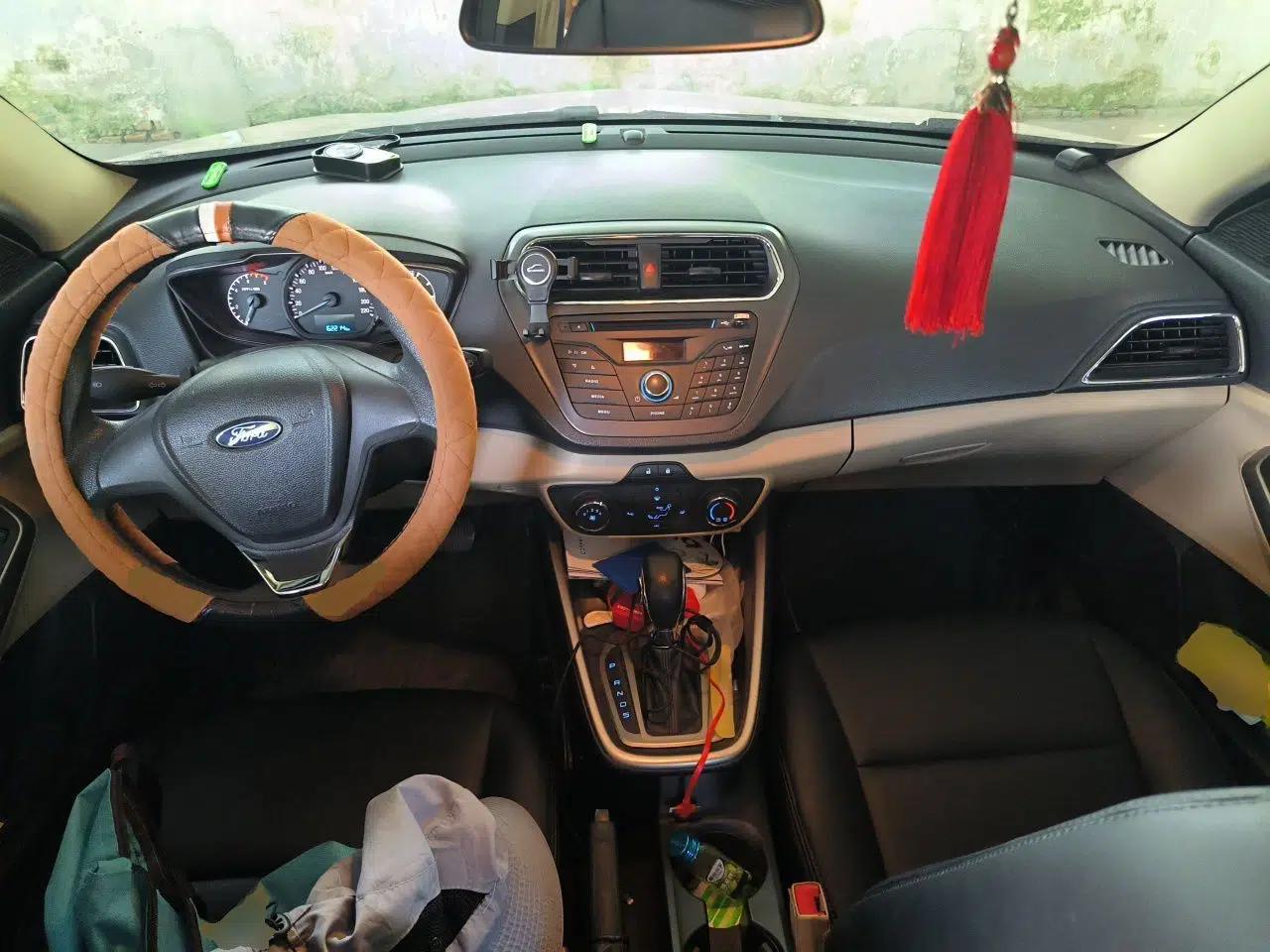 Ford Escort 2015 1.5L Automatic Comfort Edition — миниатюра 9