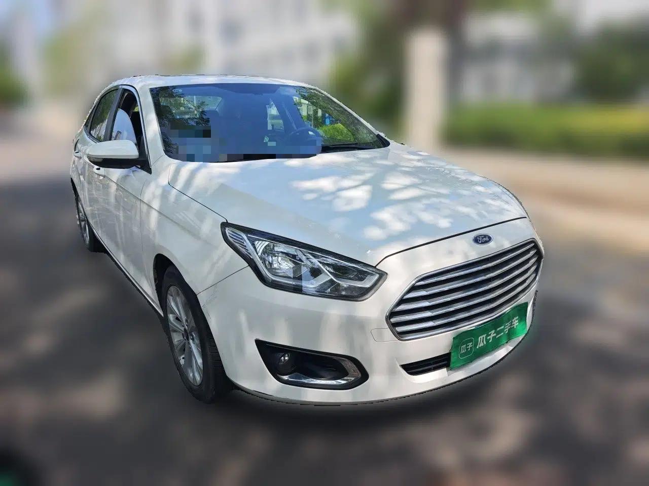 Ford Escort 2017 Happiness Edition 1.5L Automatic Fashion Version — миниатюра 3