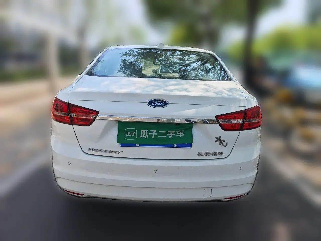 Ford Escort 2017 Happiness Edition 1.5L Automatic Fashion Version — миниатюра 5