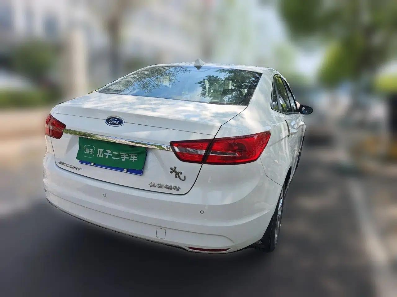 Ford Escort 2017 Happiness Edition 1.5L Automatic Fashion Version — миниатюра 6
