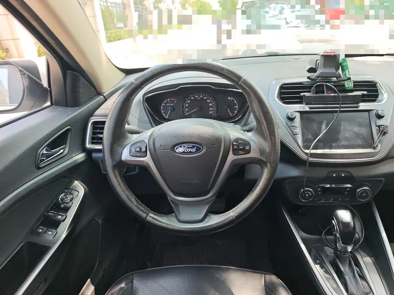 Ford Escort 2017 Happiness Edition 1.5L Automatic Fashion Version — миниатюра 10