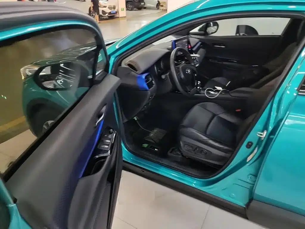 Toyota C-HR 2020 2.0L Luxury Edition — миниатюра 16