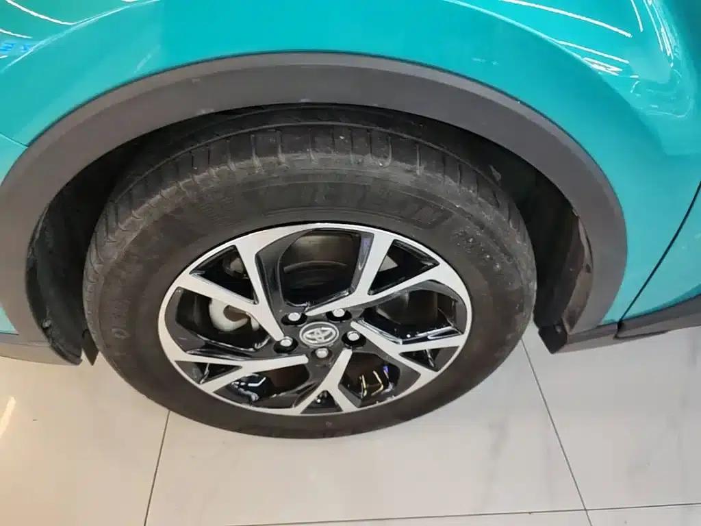 Toyota C-HR 2020 2.0L Luxury Edition — миниатюра 23