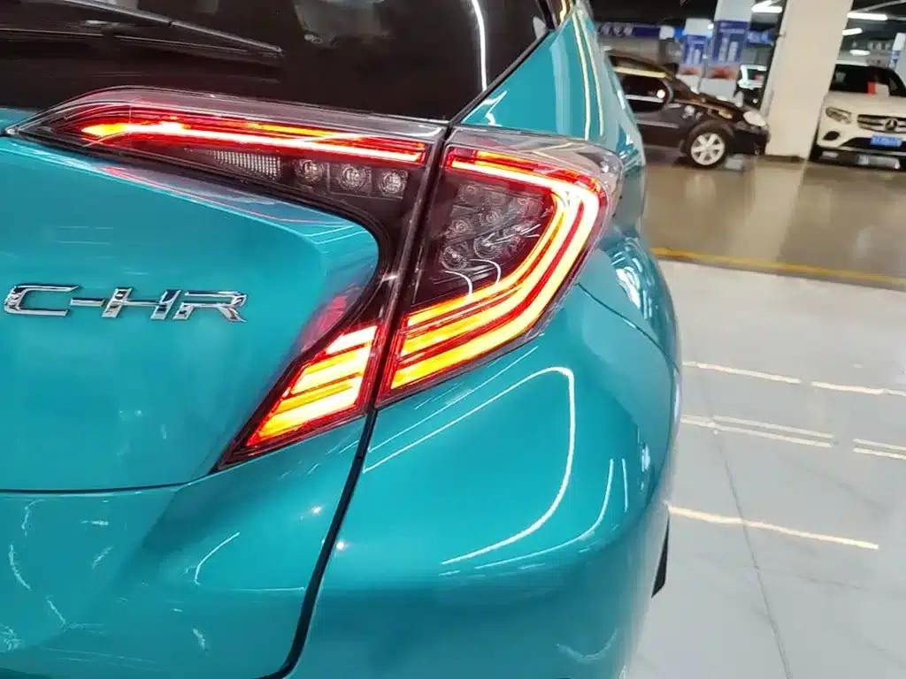 Toyota C-HR 2020 2.0L Luxury Edition — миниатюра 8