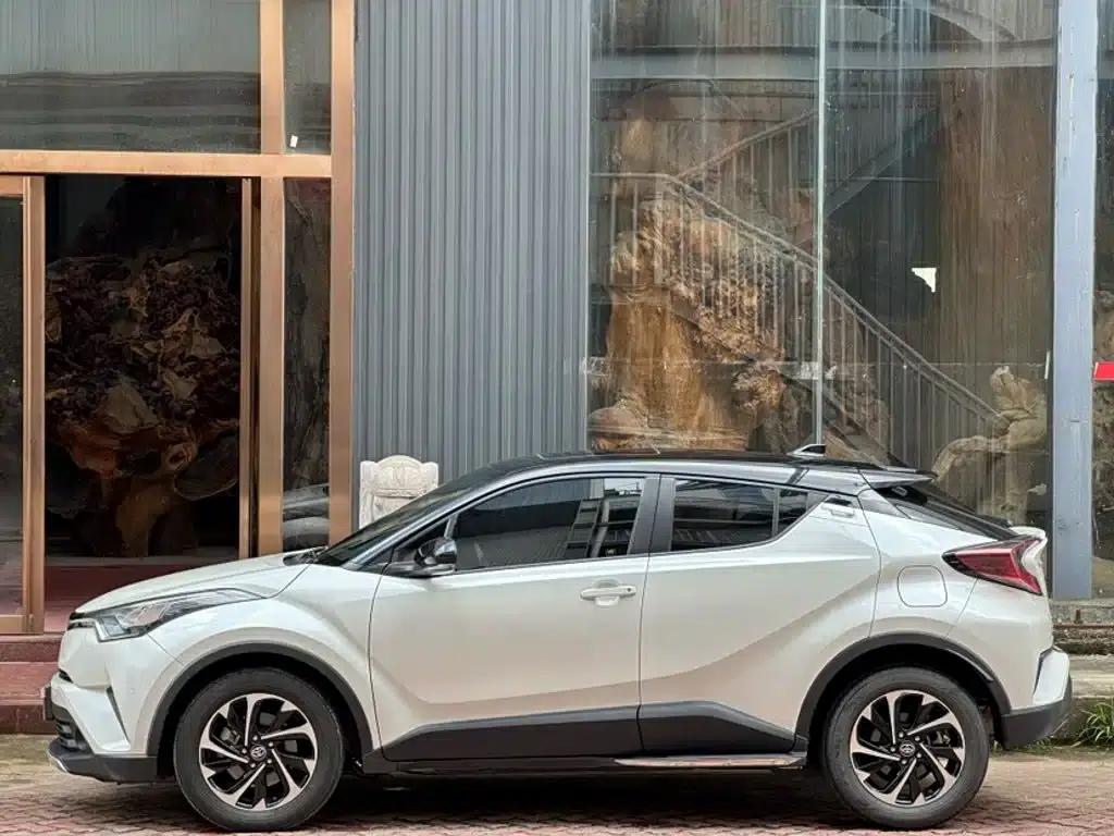 2020 Toyota IZOA 2.0L Ecstasy Edition — миниатюра 4