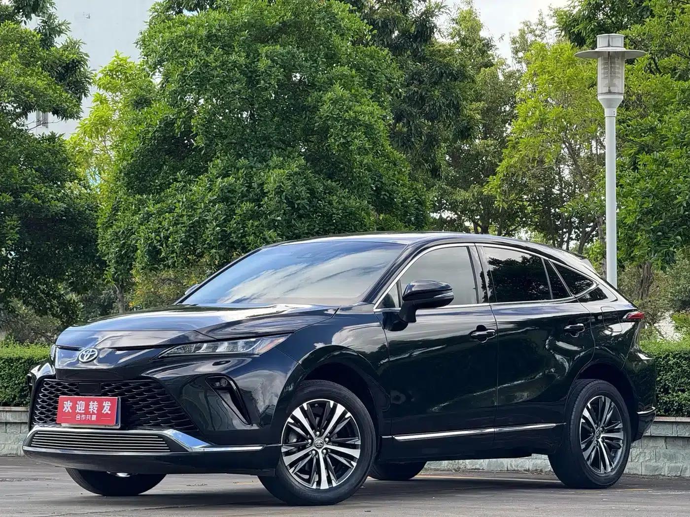 Venza 2022 2.0L CVT 2WD Luxury Edition — миниатюра 1