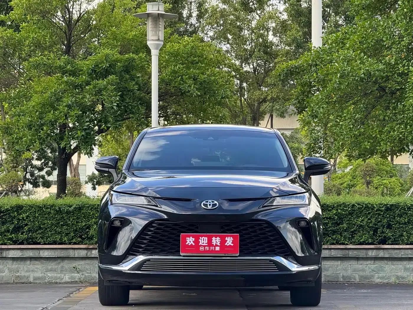 Venza 2022 2.0L CVT 2WD Luxury Edition — миниатюра 2