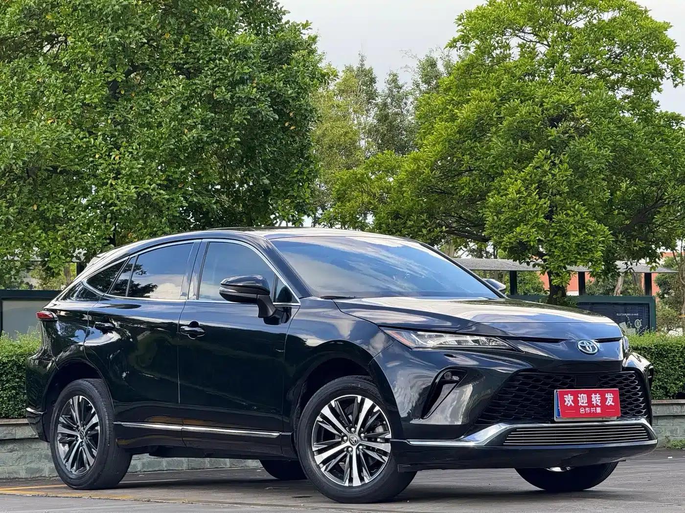Venza 2022 2.0L CVT 2WD Luxury Edition — миниатюра 3