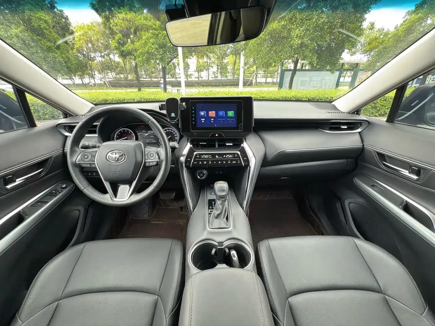 Venza 2022 2.0L CVT 2WD Luxury Edition — миниатюра 8