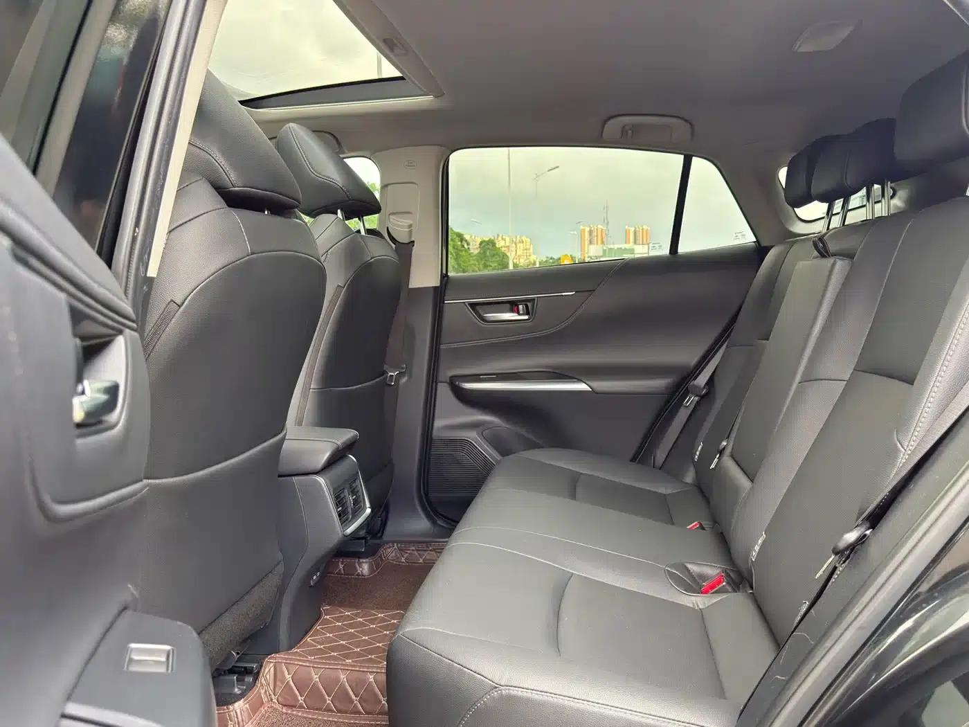 Venza 2022 2.0L CVT 2WD Luxury Edition — миниатюра 9