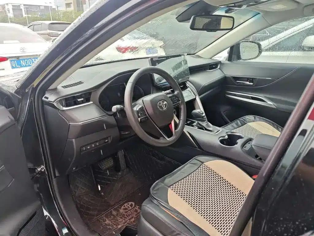 HARRIER 2023 Hybrid 2.5L CVT 4WD Premium Edition — миниатюра 9