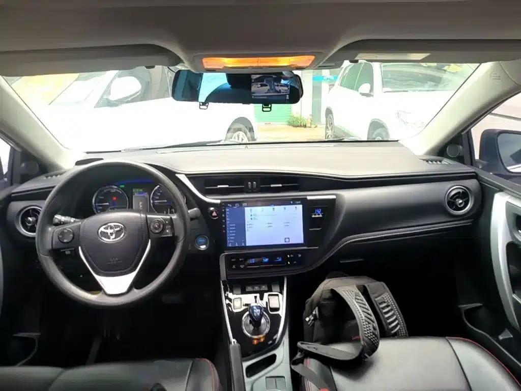 Corolla Hybrid E+ 2019 1.8L E-CVT Leading Edition — миниатюра 10